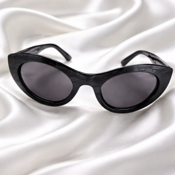 Syze dielli p&euml;r femra